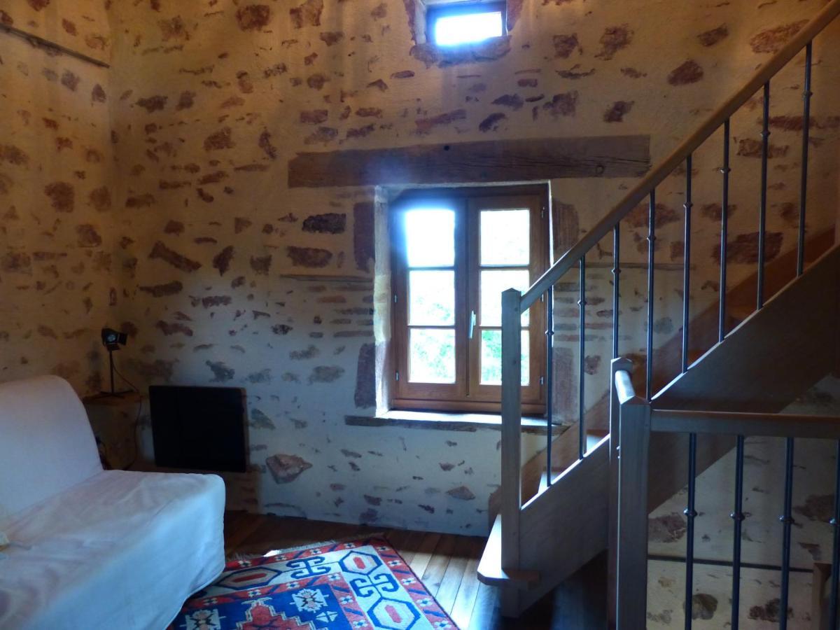 L'Abrejou Bed & Breakfast Le Donjon Exterior photo