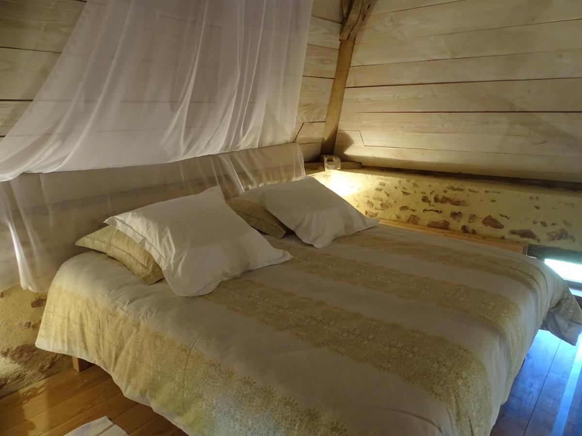 L'Abrejou Bed & Breakfast Le Donjon Exterior photo